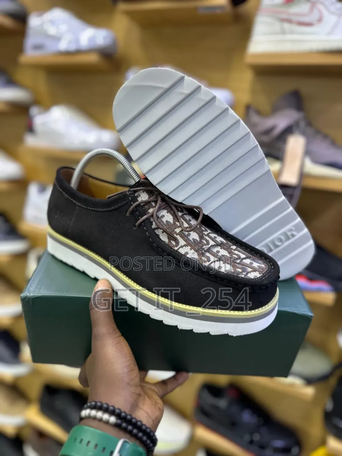 Clarks Dior Restocked
Size 39-45