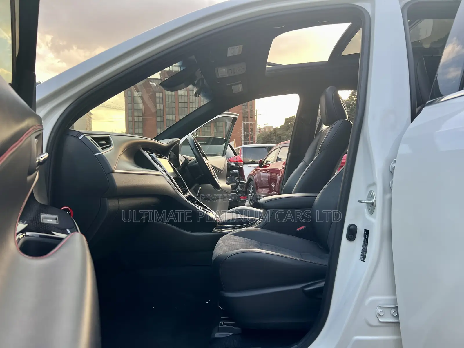 Toyota Harrier 2.0 Turbo 2017 White
