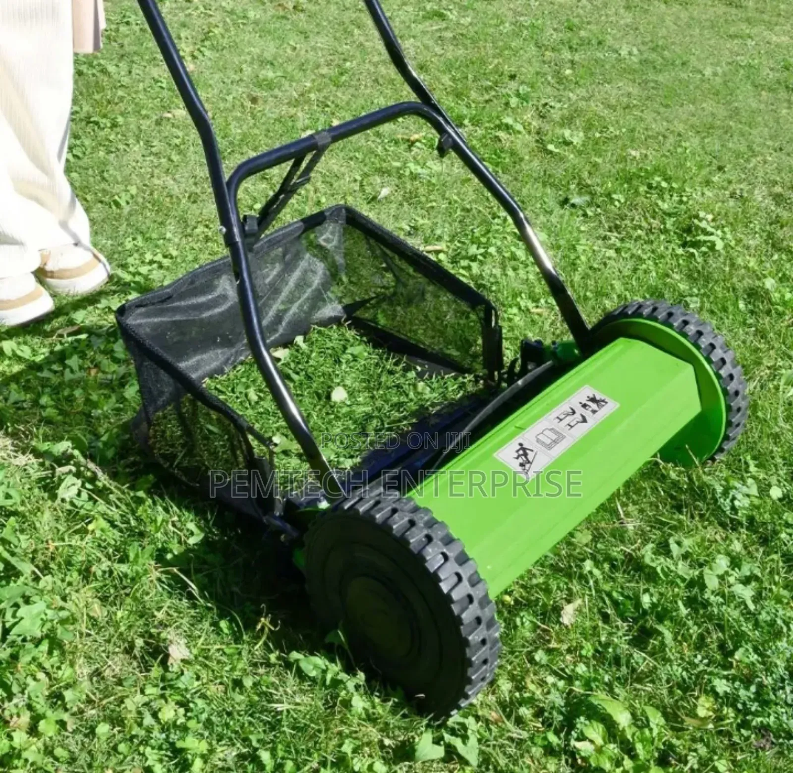 12" Manual Push Lawn Mower
