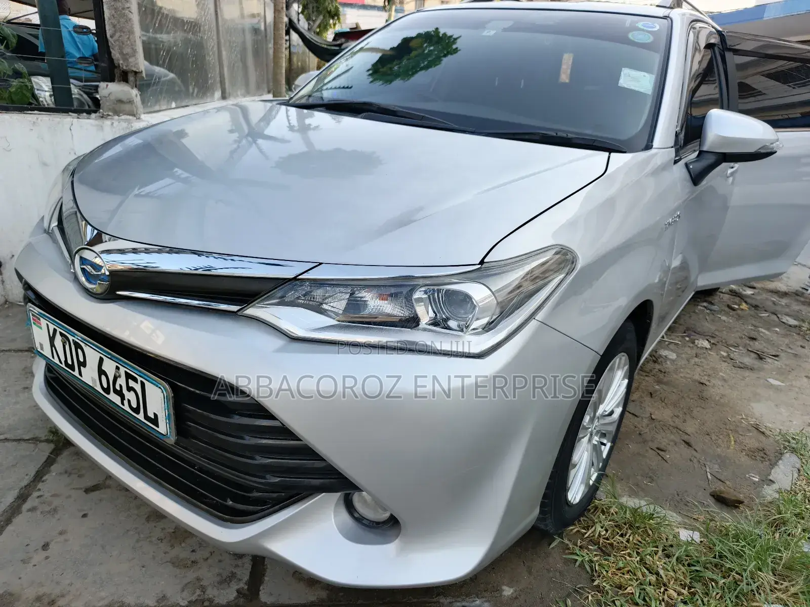 Toyota Corolla Fielder 2017 Silver