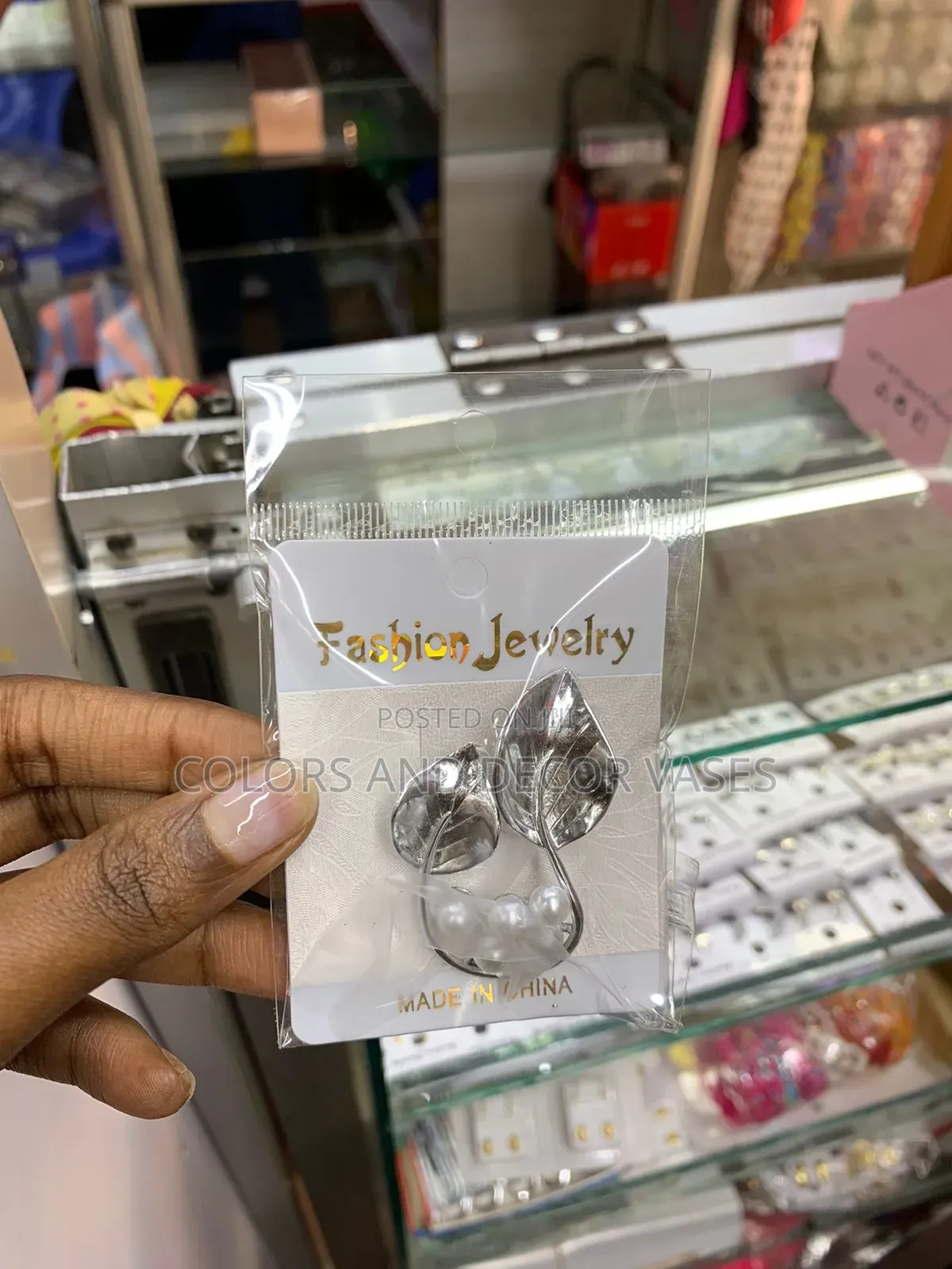 Silver Brooches for Classic Look