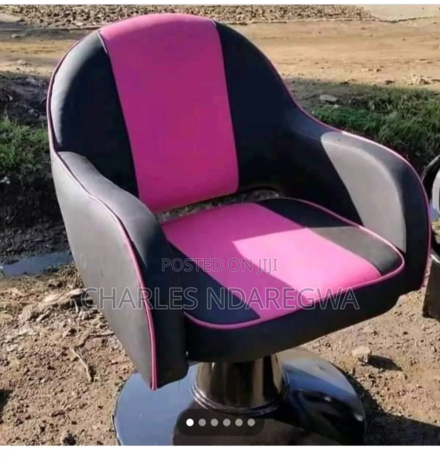 Barberpub
Styling
Salon
Chair
For
Hair
Stylist.