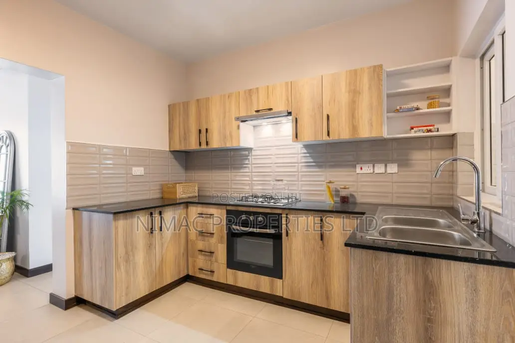 3bdrm Apartment in Gateway Mall Area for sale