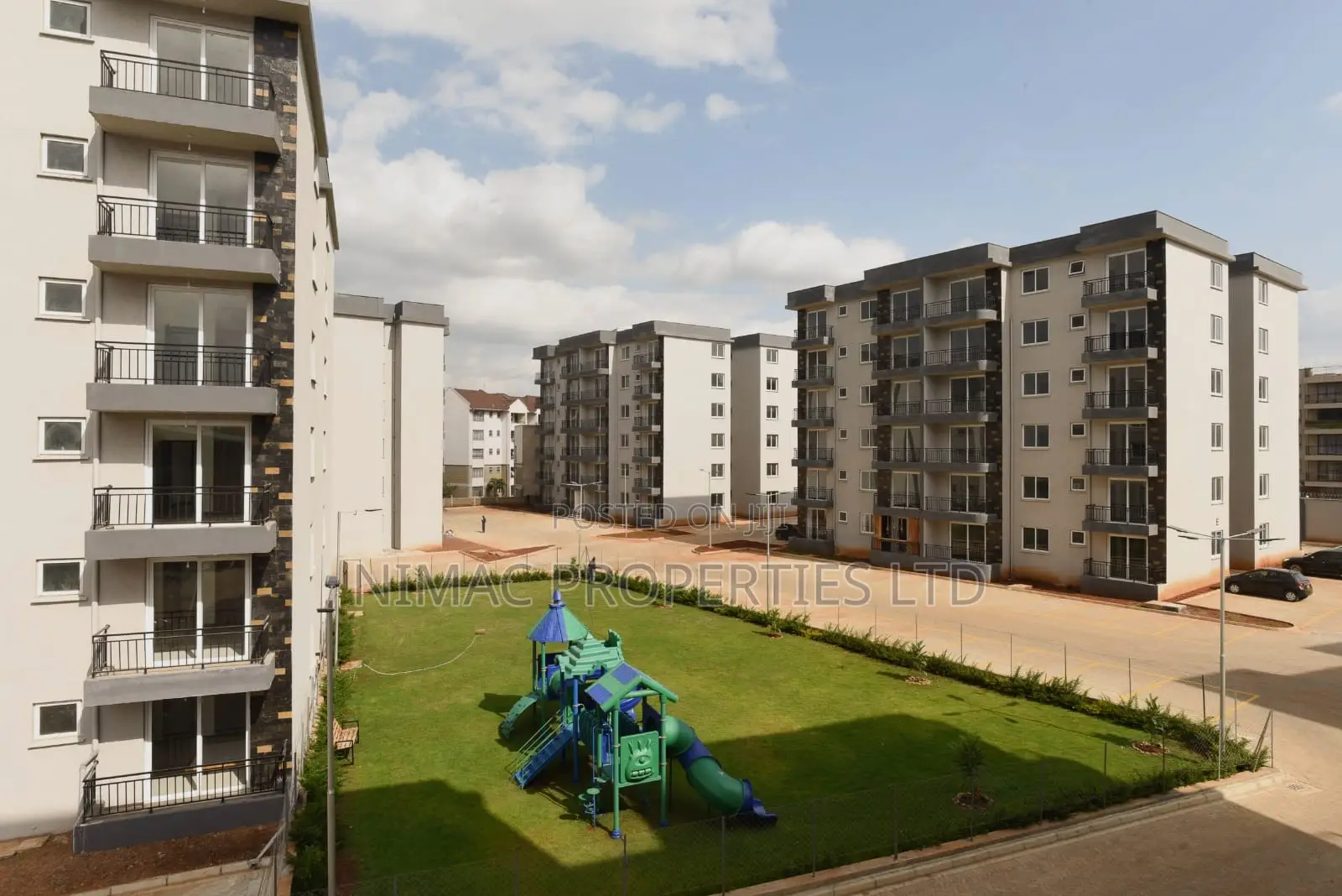 3bdrm Apartment in Gateway Mall Area for sale