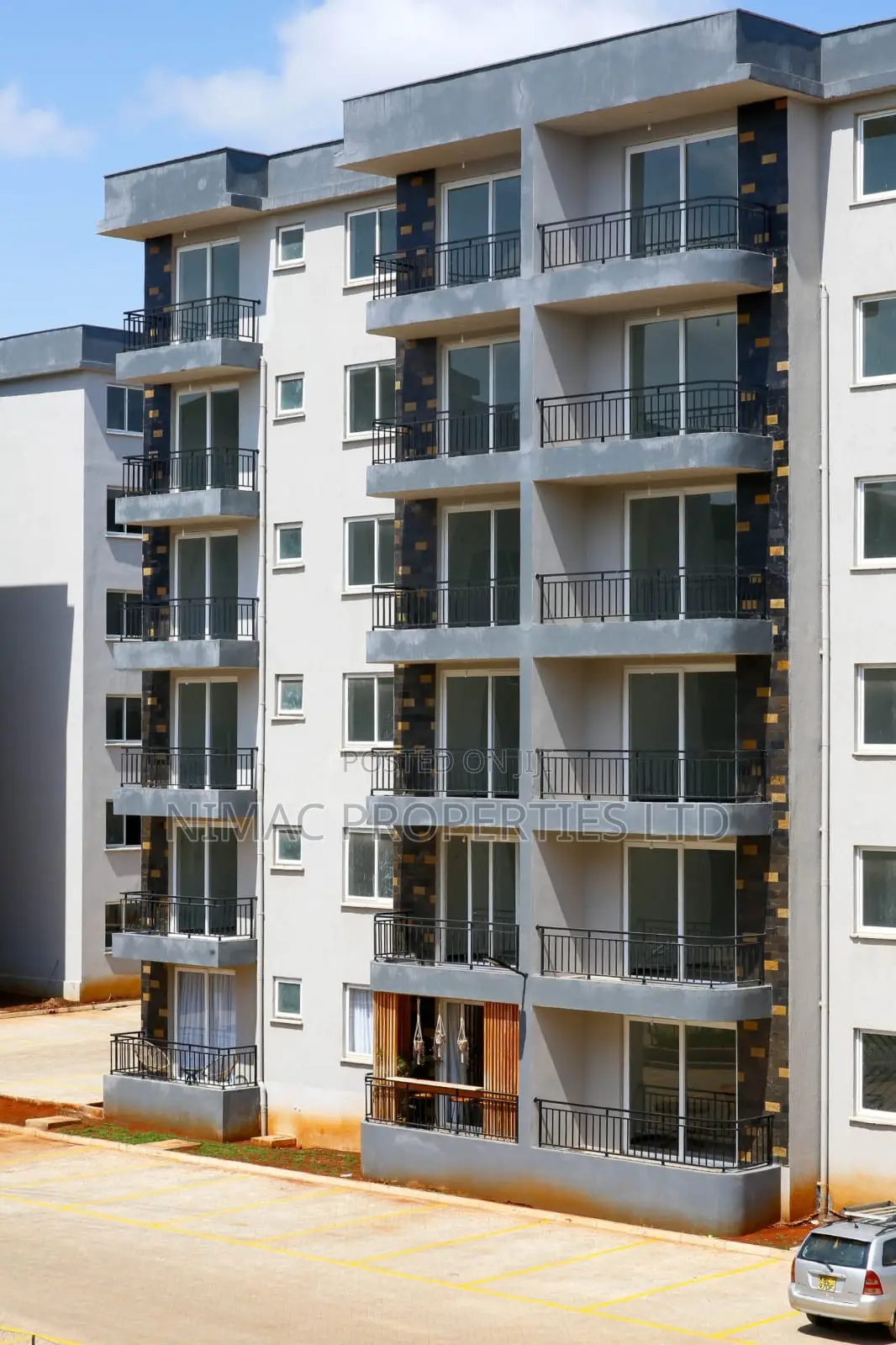 3bdrm Apartment in Gateway Mall Area for sale