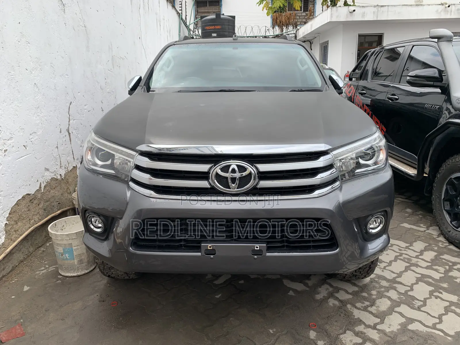 Toyota Hilux SR5 4x4 2017 Gray