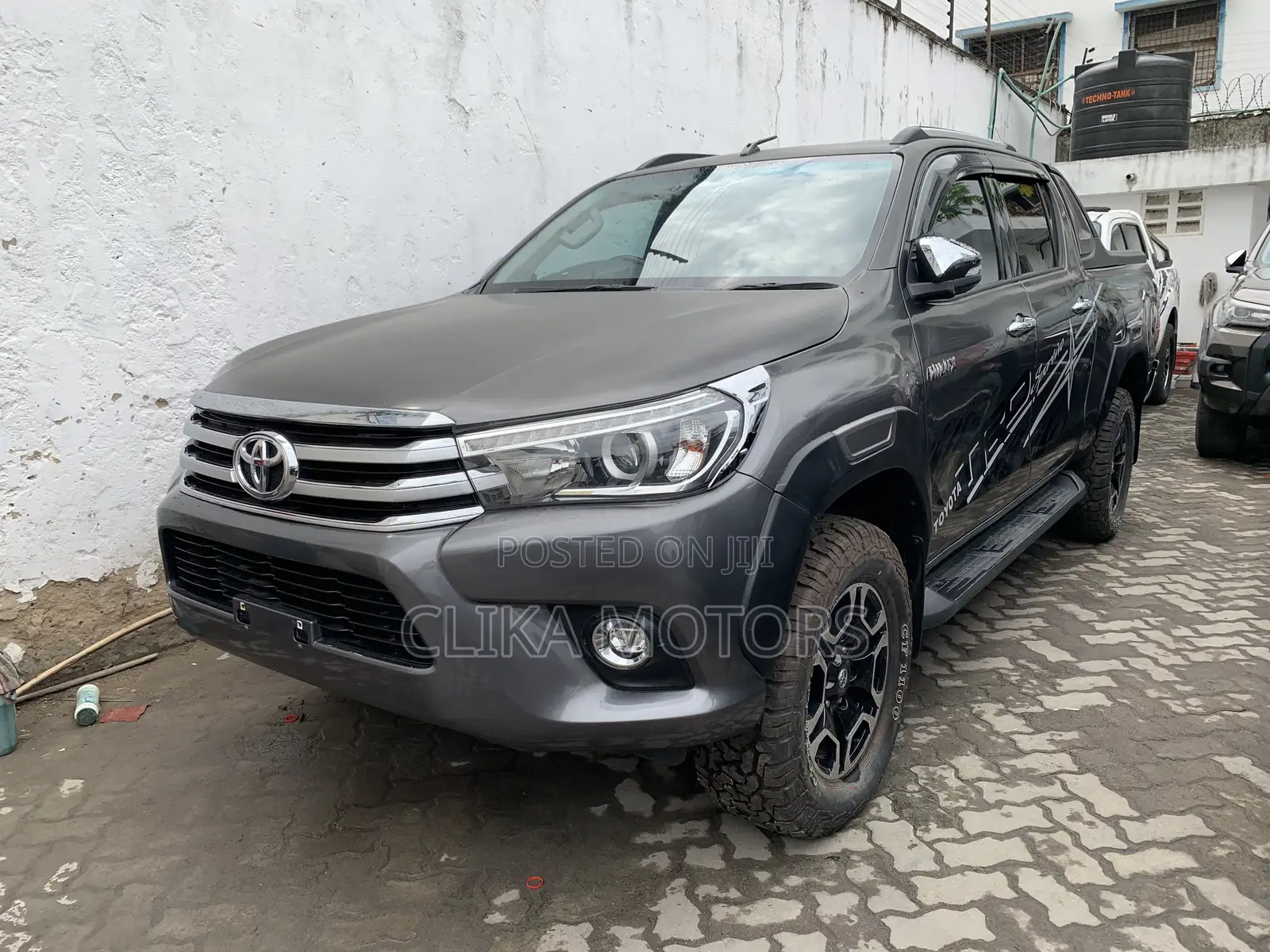 Toyota Hilux SR5 4x4 2017 Gray