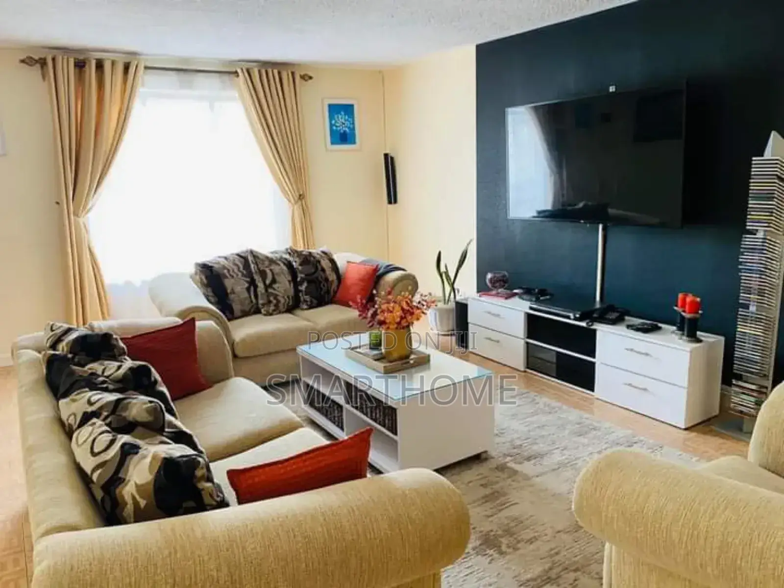 Quuen Air BNB in Shopping Centre