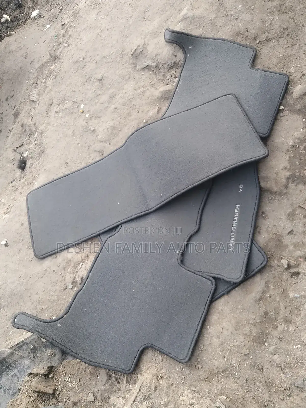 Toyota Land Cruise V8 Floor Mats