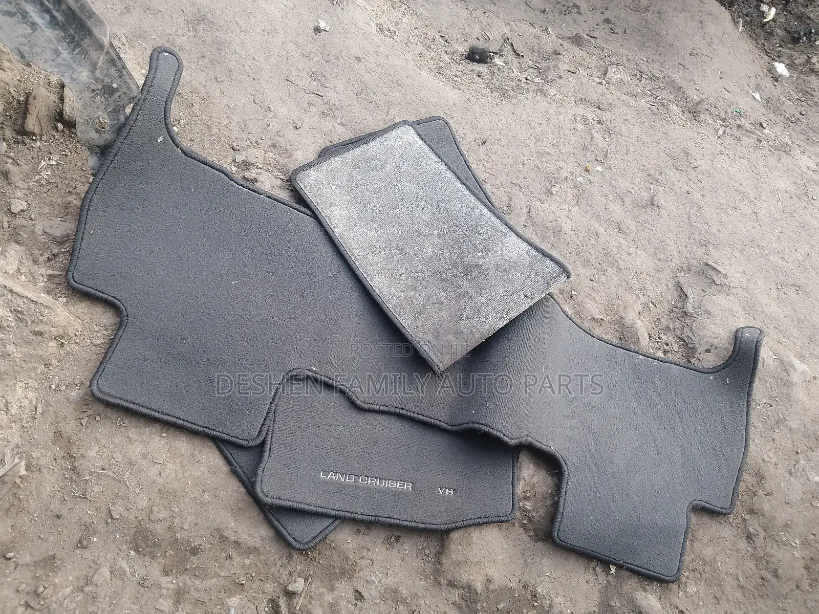 Toyota Land Cruise V8 Floor Mats