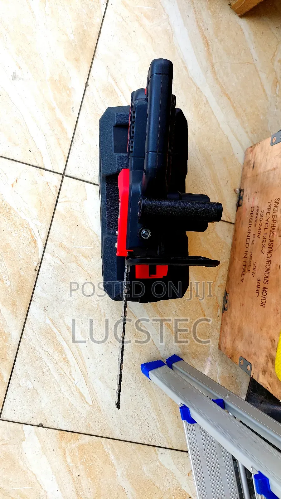 12" Luxstec Lithium-Ion Chainsaw