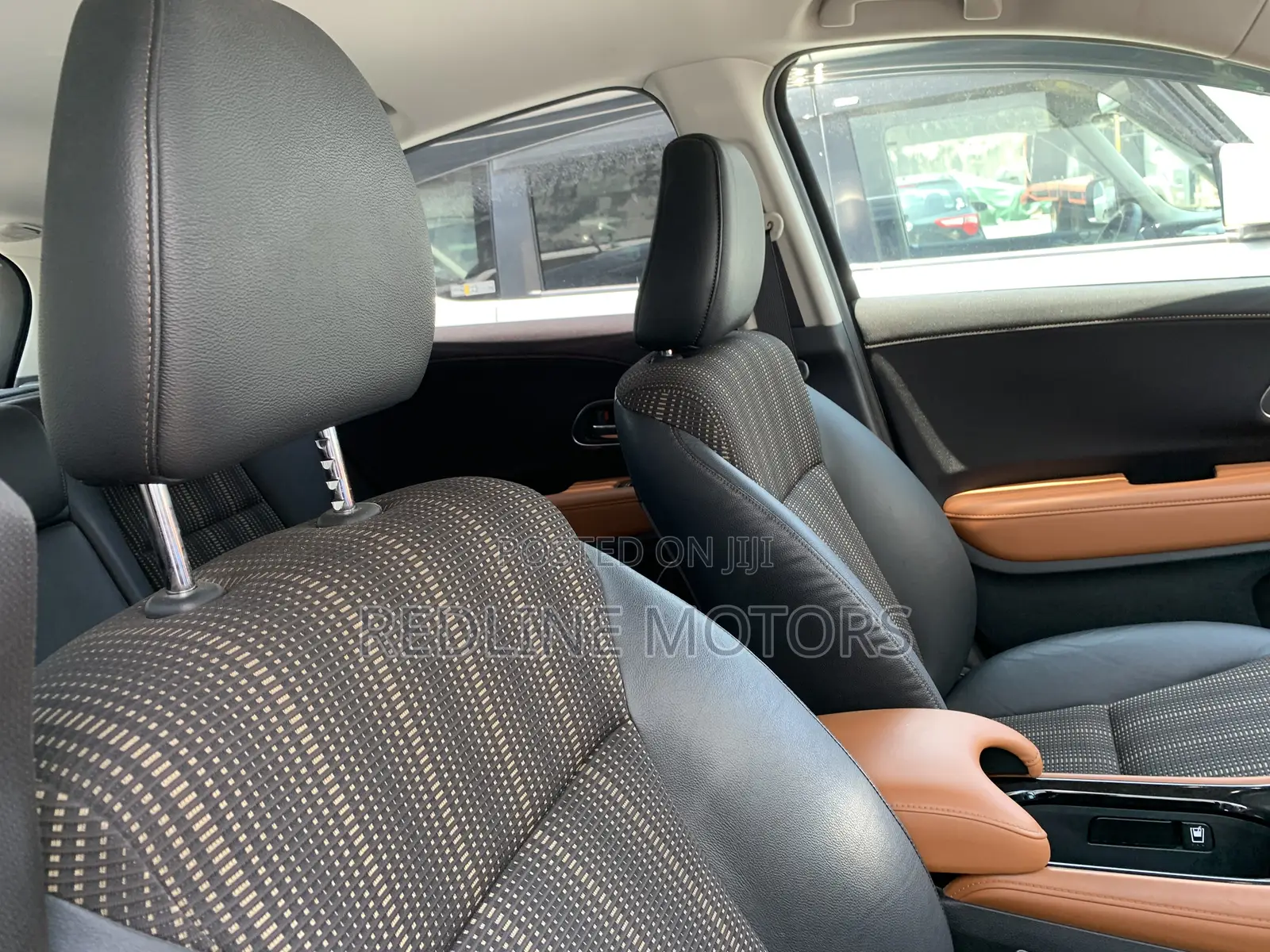 Honda Vezel 1.5 Hybrid 4WD 2017 Black