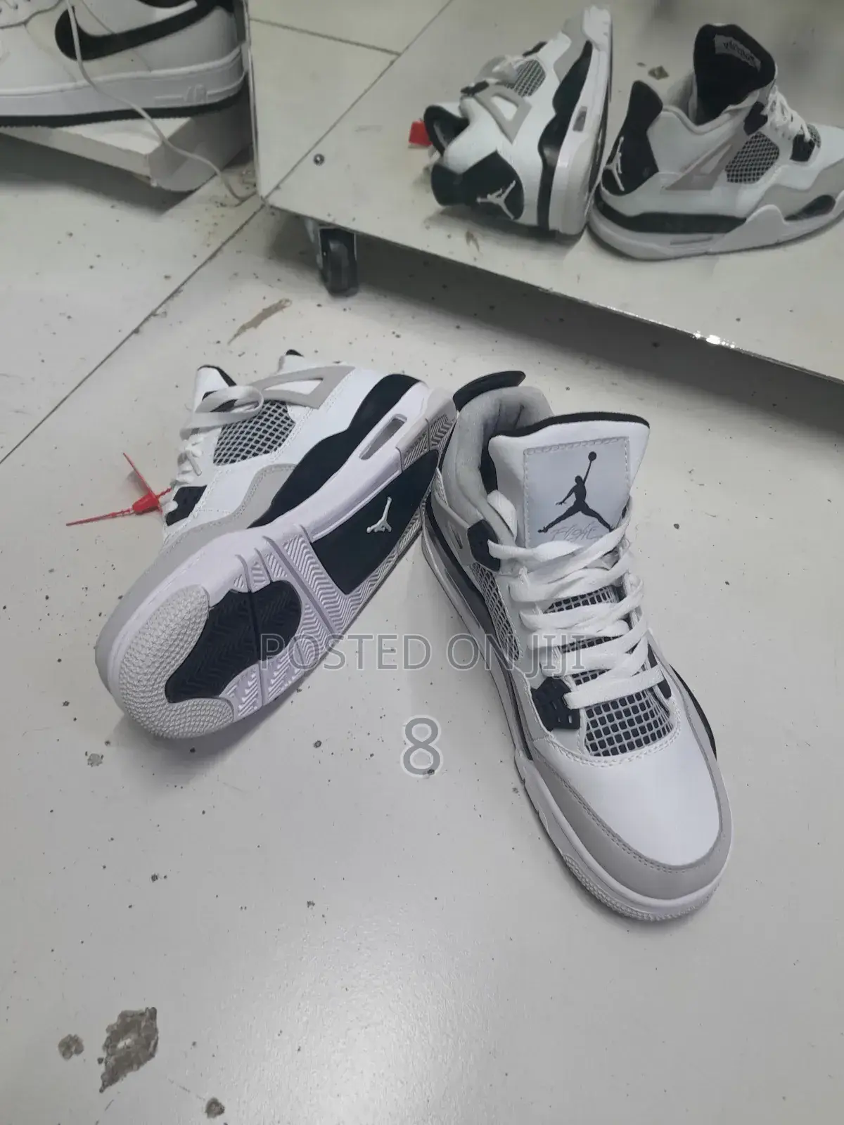 Nlike Air Jordan J4