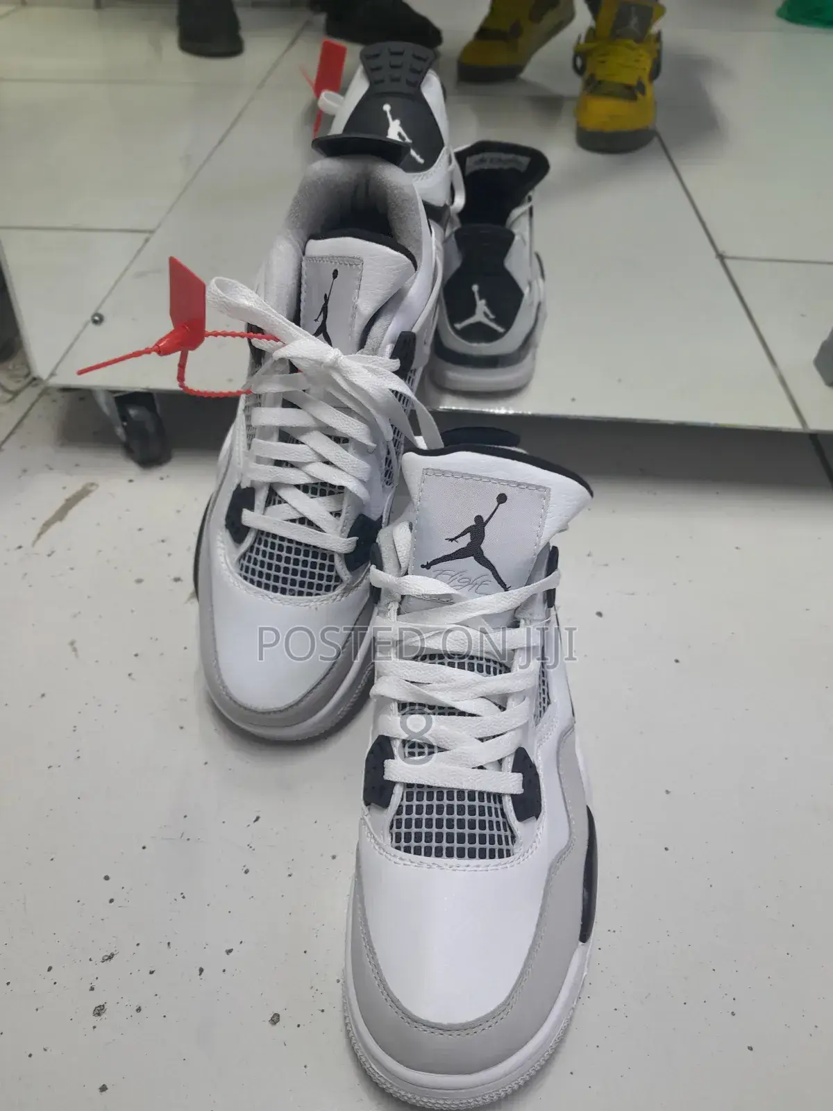 Nlike Air Jordan J4