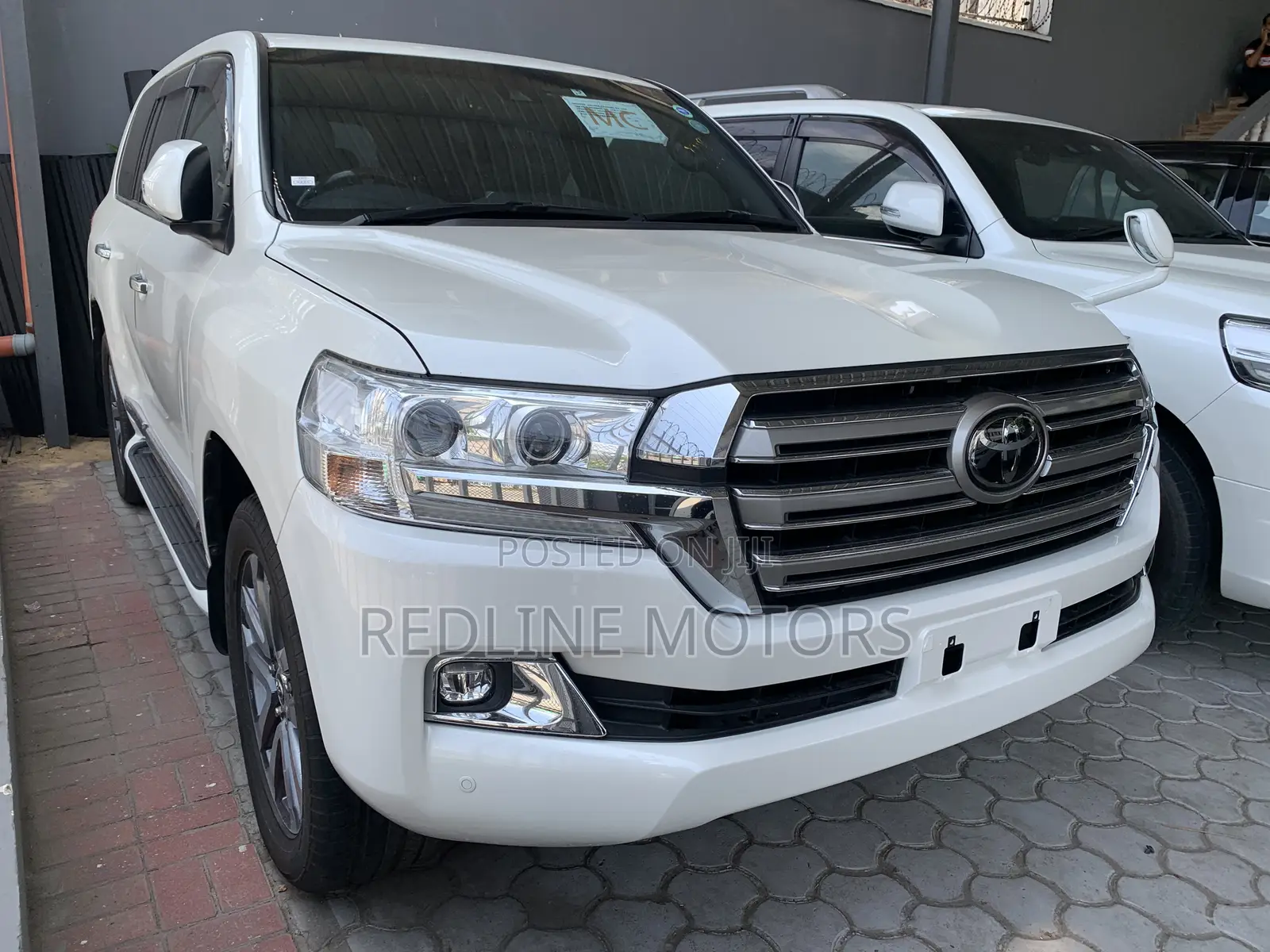Toyota Land Cruiser 4.6 V8 ZX 2017 White