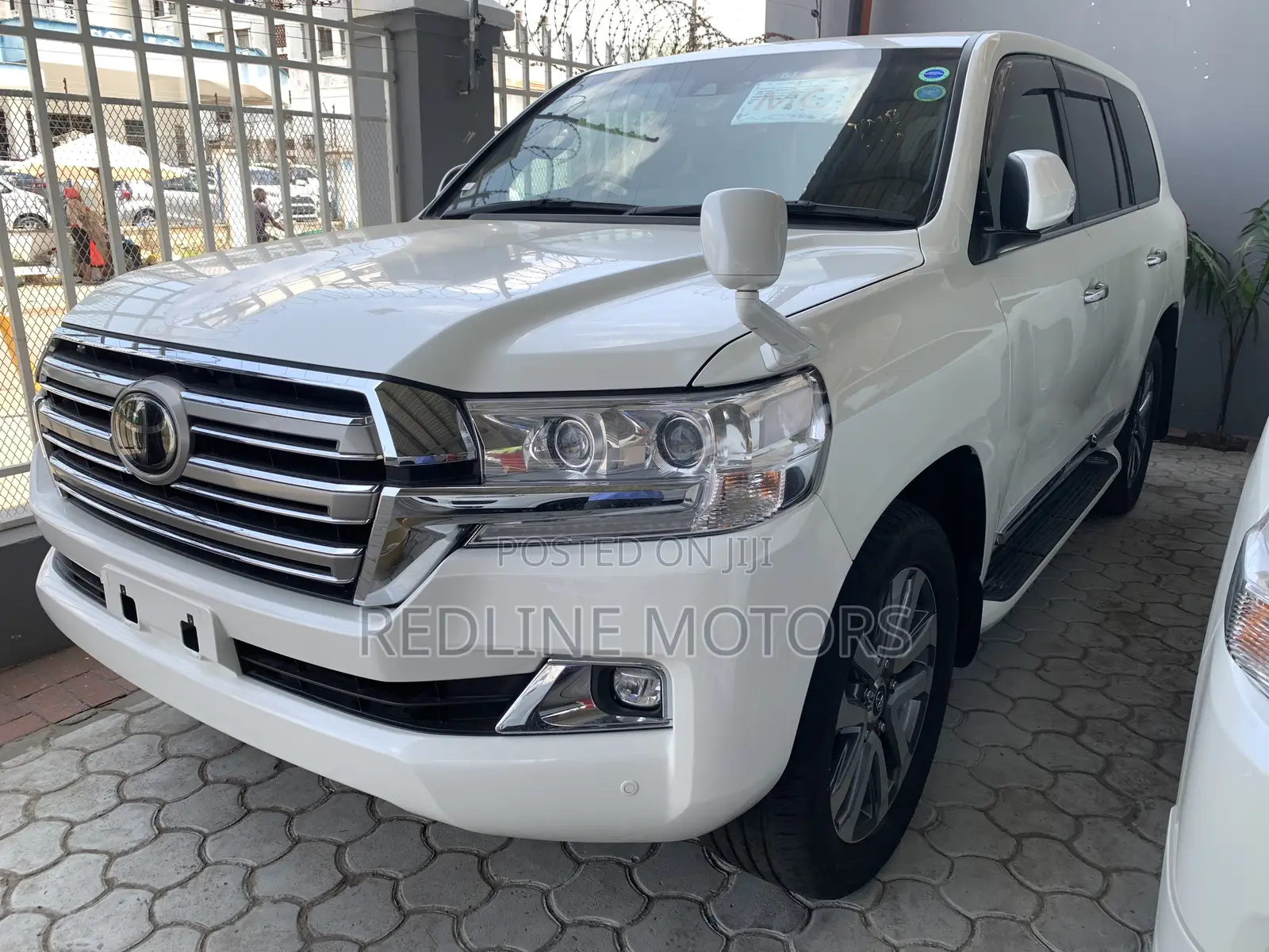 Toyota Land Cruiser 4.6 V8 ZX 2017 White