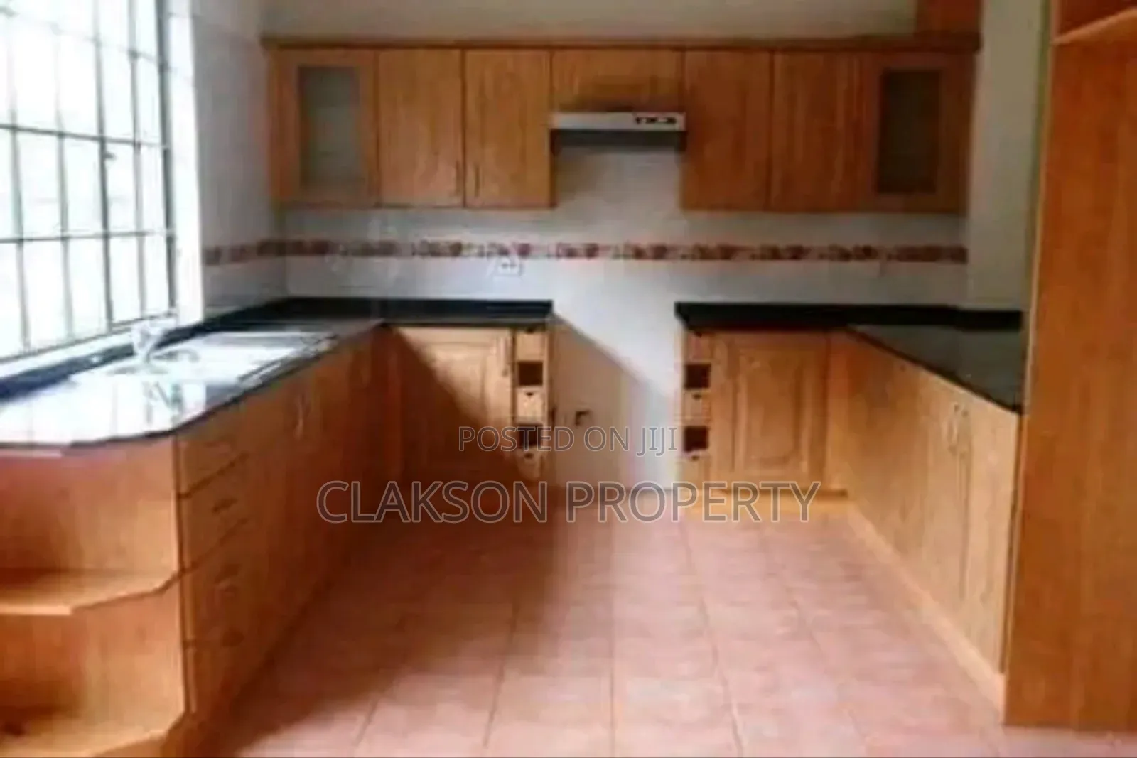 5bdrm Townhouse / Terrace in Riara Road, Kilimani for rent