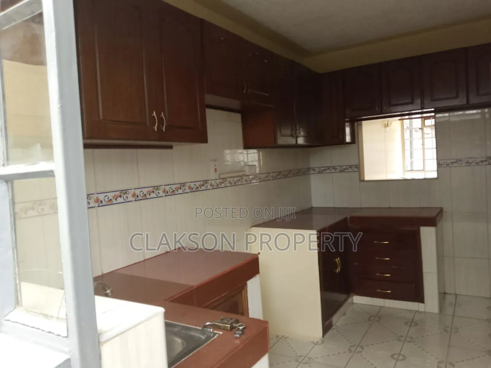 4bdrm Townhouse / Terrace in Naivasha Road, Dagoretti for rent