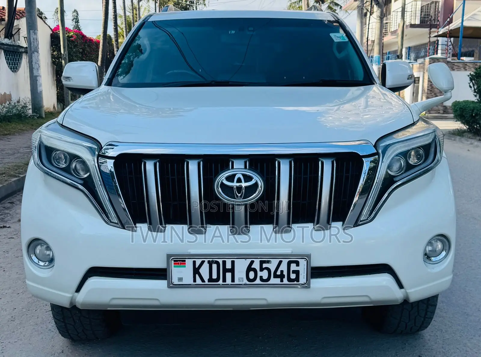Toyota Land Cruiser Prado 2013 White