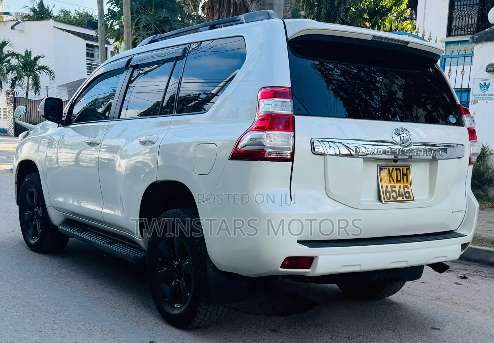 Toyota Land Cruiser Prado 2013 White