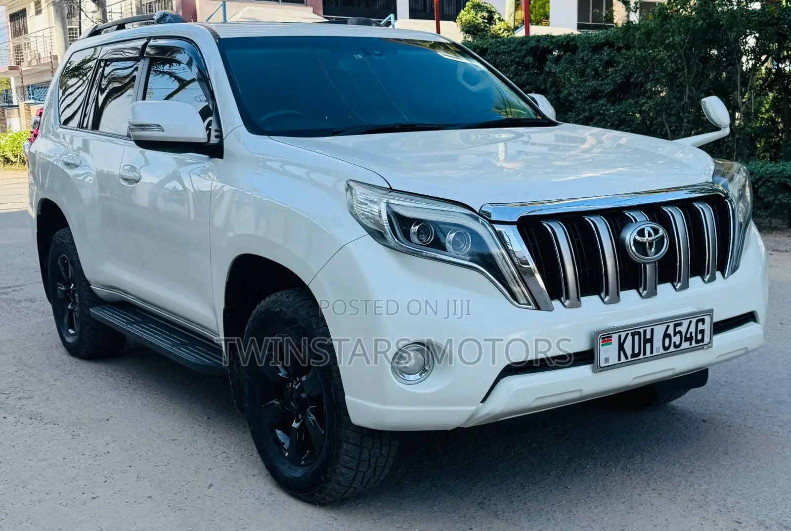 Toyota Land Cruiser Prado 2013 White