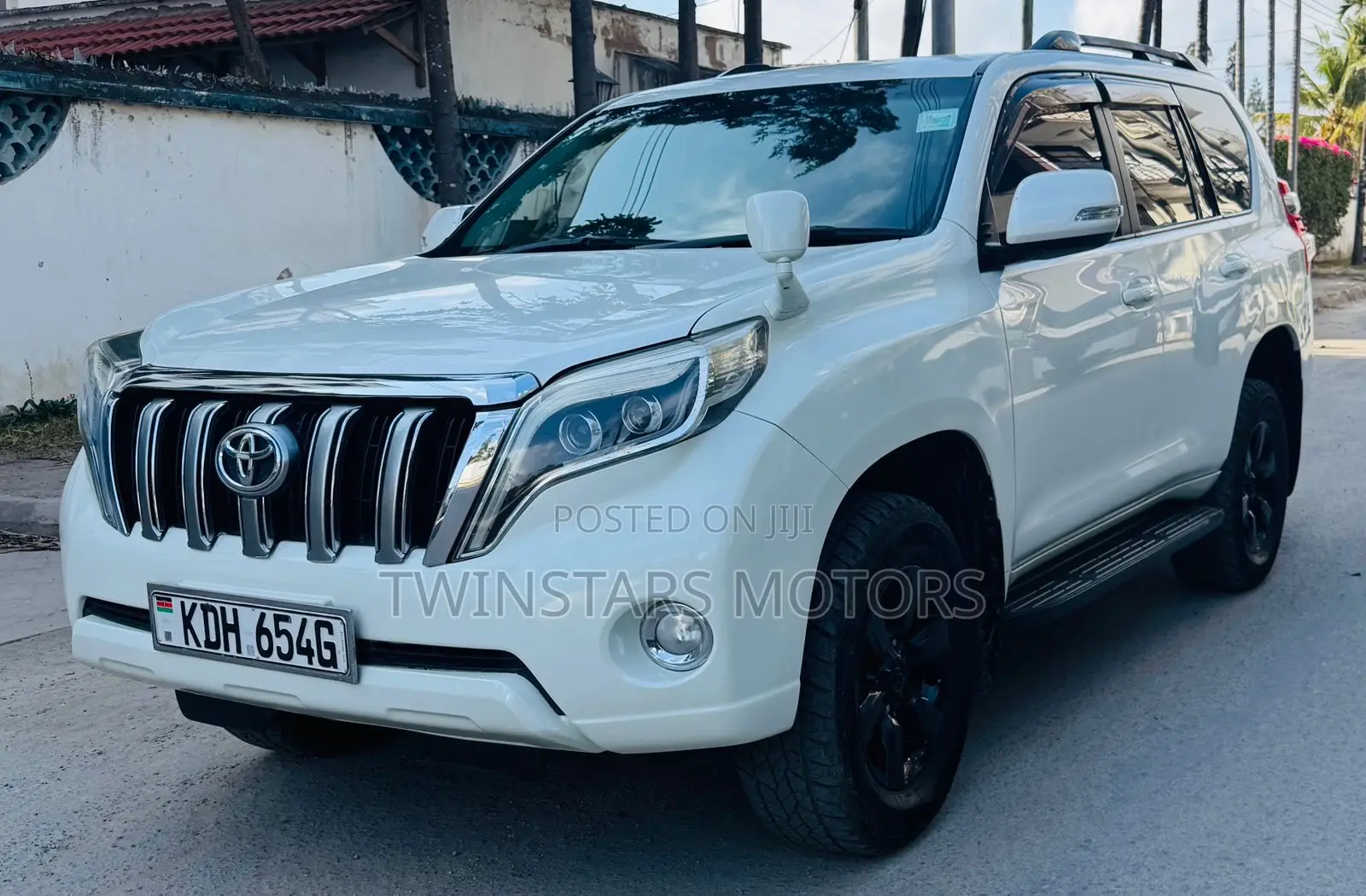 Toyota Land Cruiser Prado 2013 White