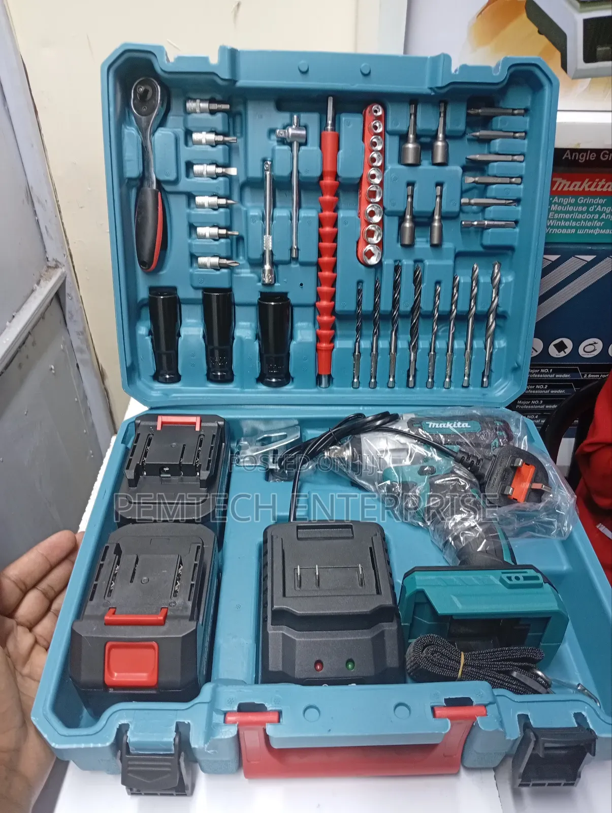 198v Makita Impact Wrench Set