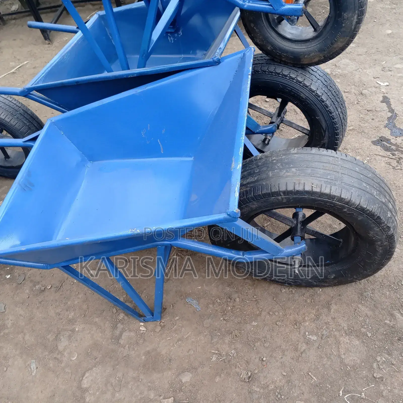 Large Capacity Commercial Wheelbarrows