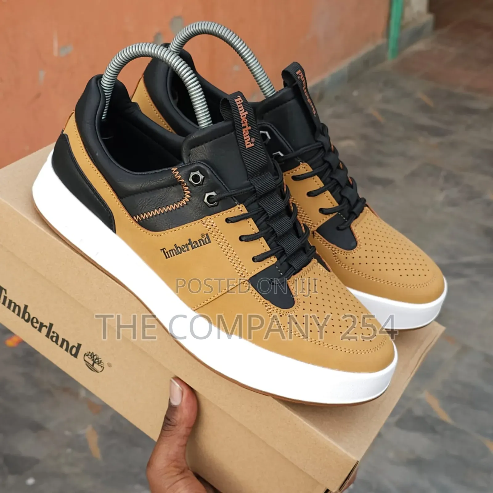 Smart Causal Classic Official Business Sneakers