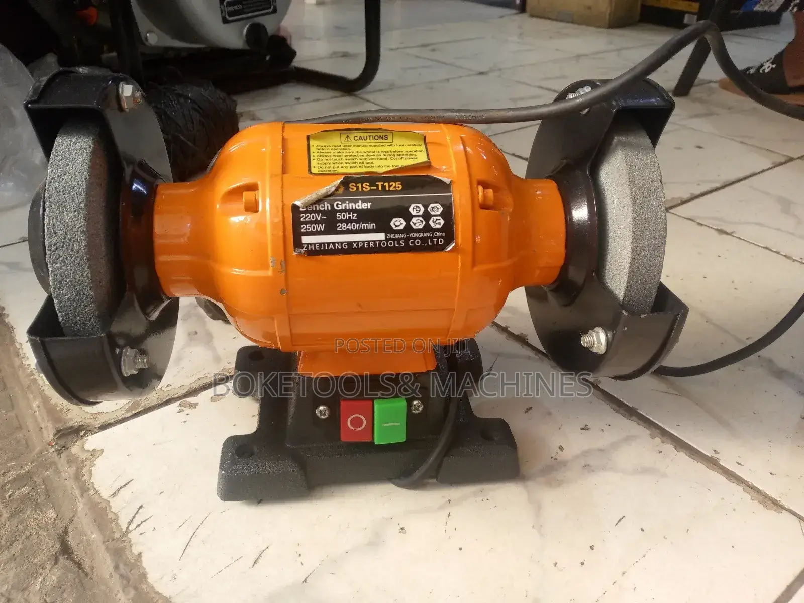 Dera 250W Bench Grinder