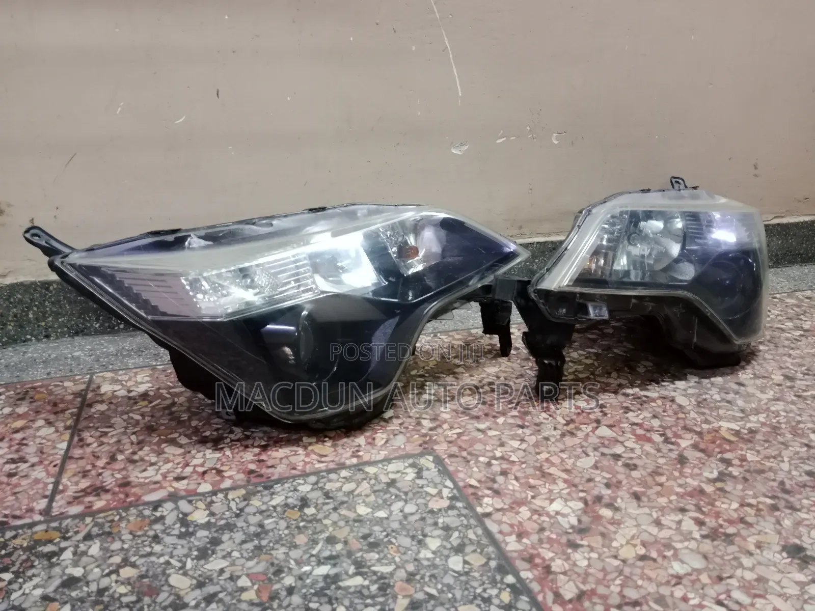 Toyota Spade Non Xenon Headlight