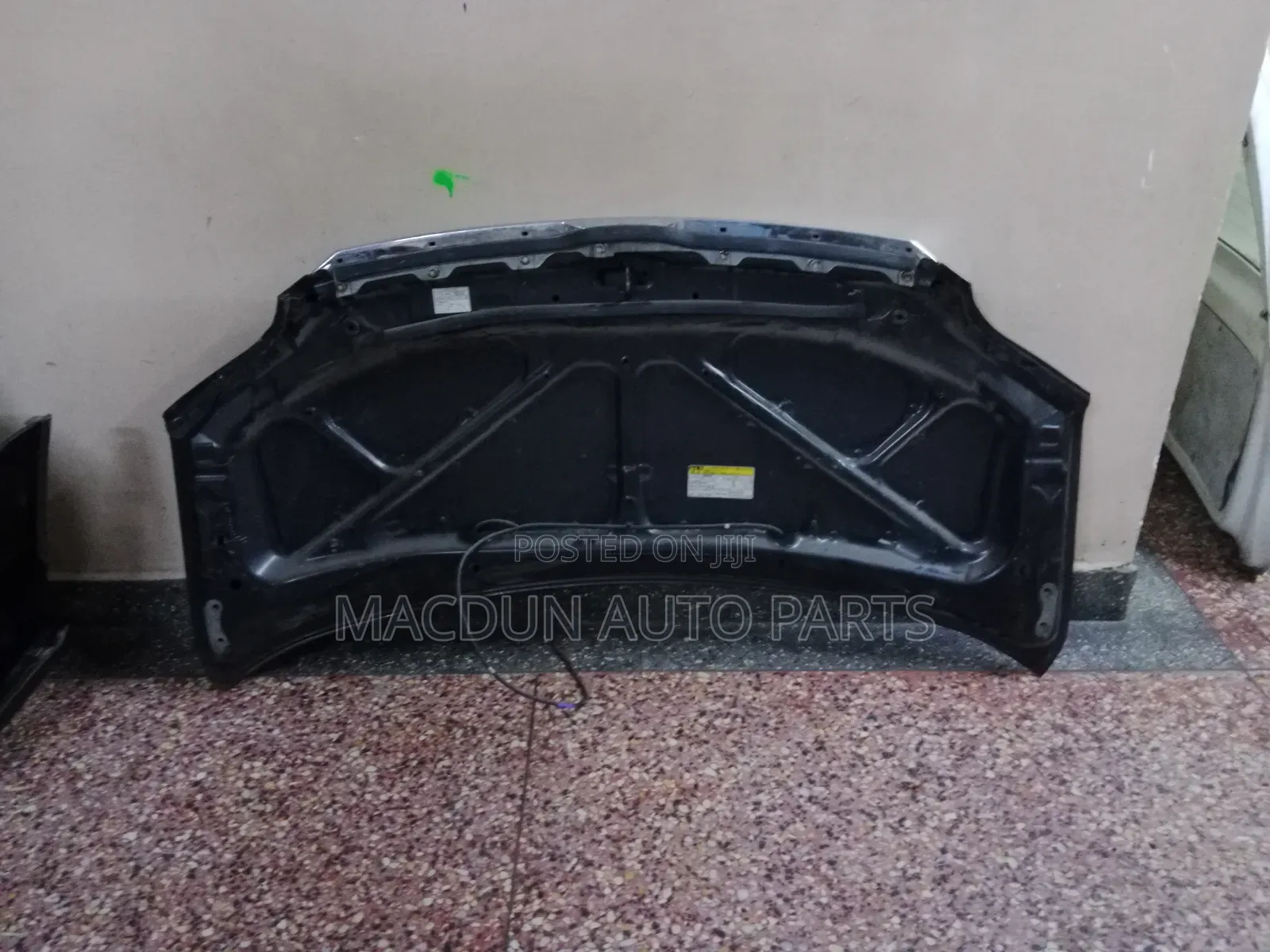 Toyota Noah 2005/6 Bonnet