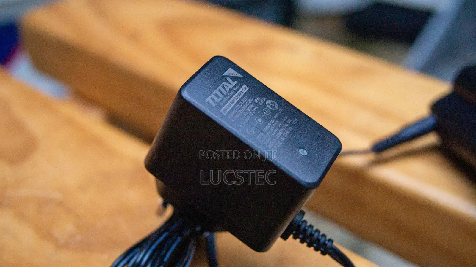 TCLI12071 S12 Lithium-ion Battery Charger