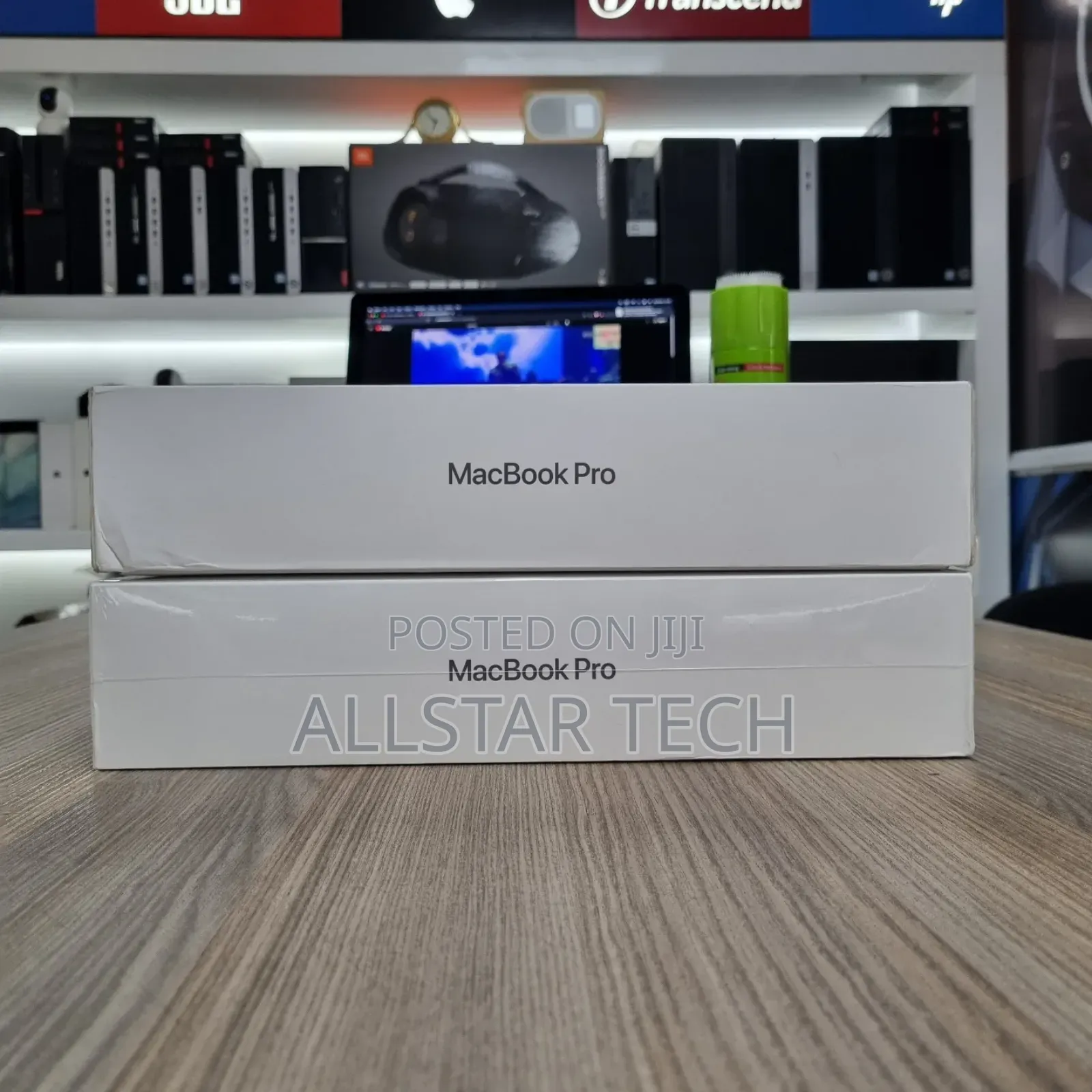 New Laptop Apple MacBook Pro 2022 M2 8GB Apple M2 SSD 256GB