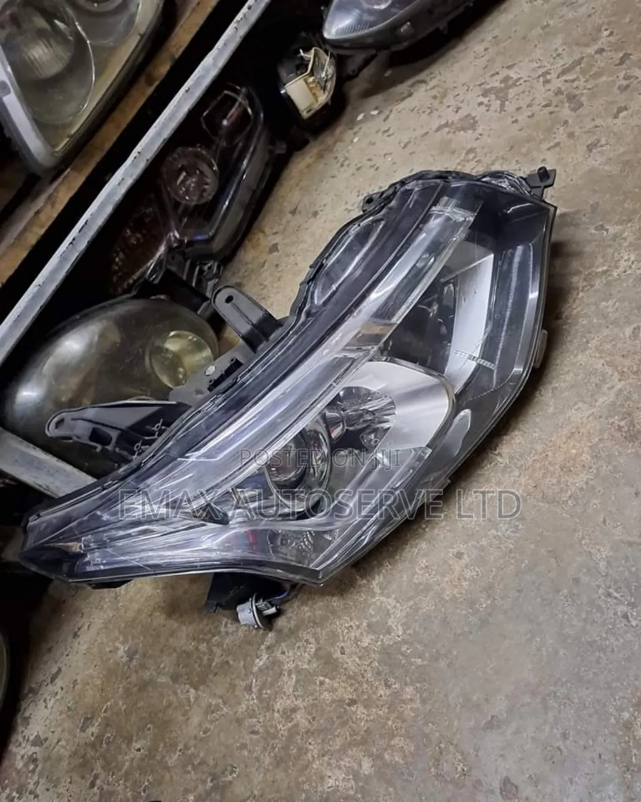 Mitsubishi Outlander Headlight Xenon