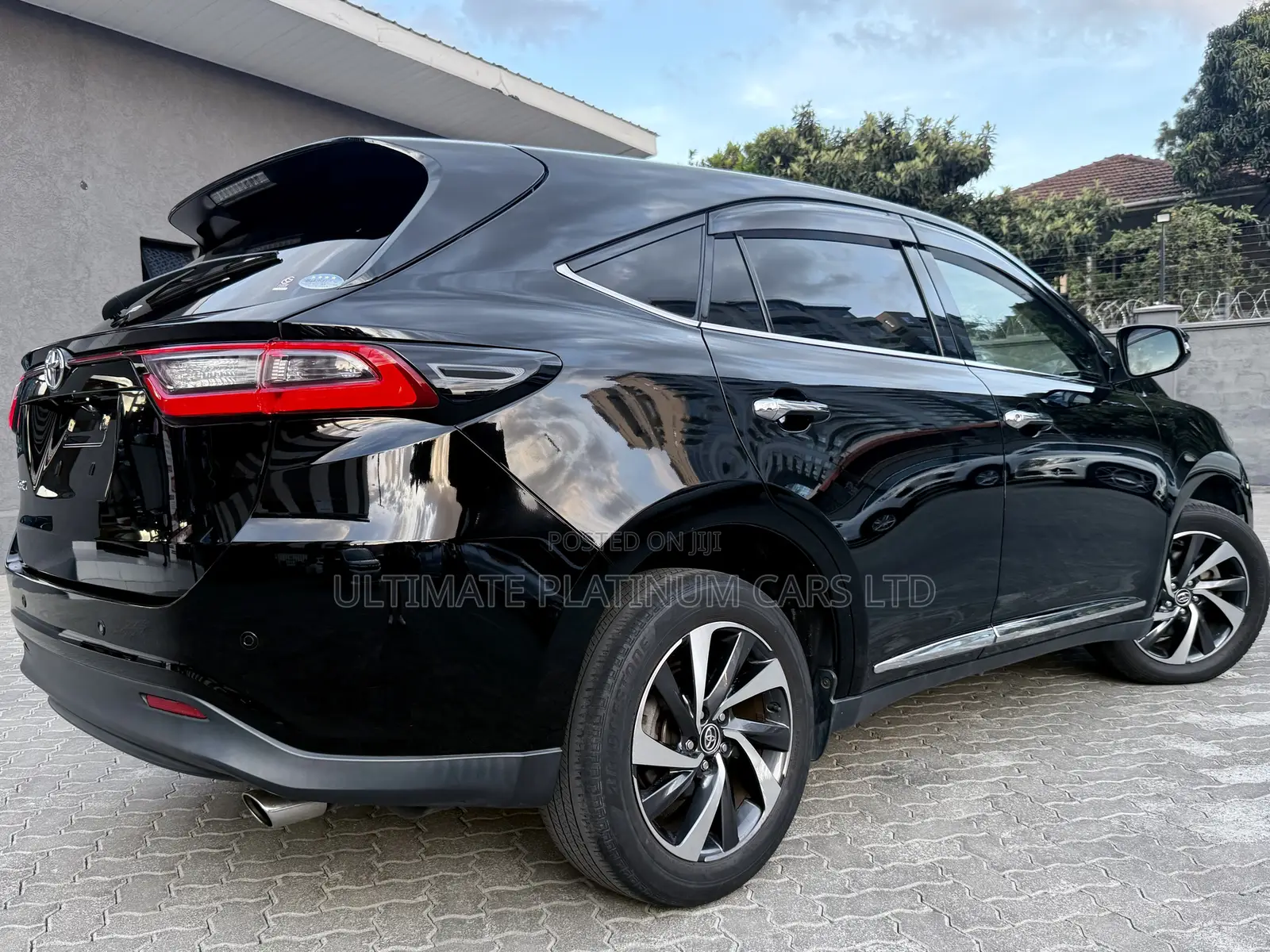 Toyota Harrier 2.0 Turbo 4WD 2017 Black