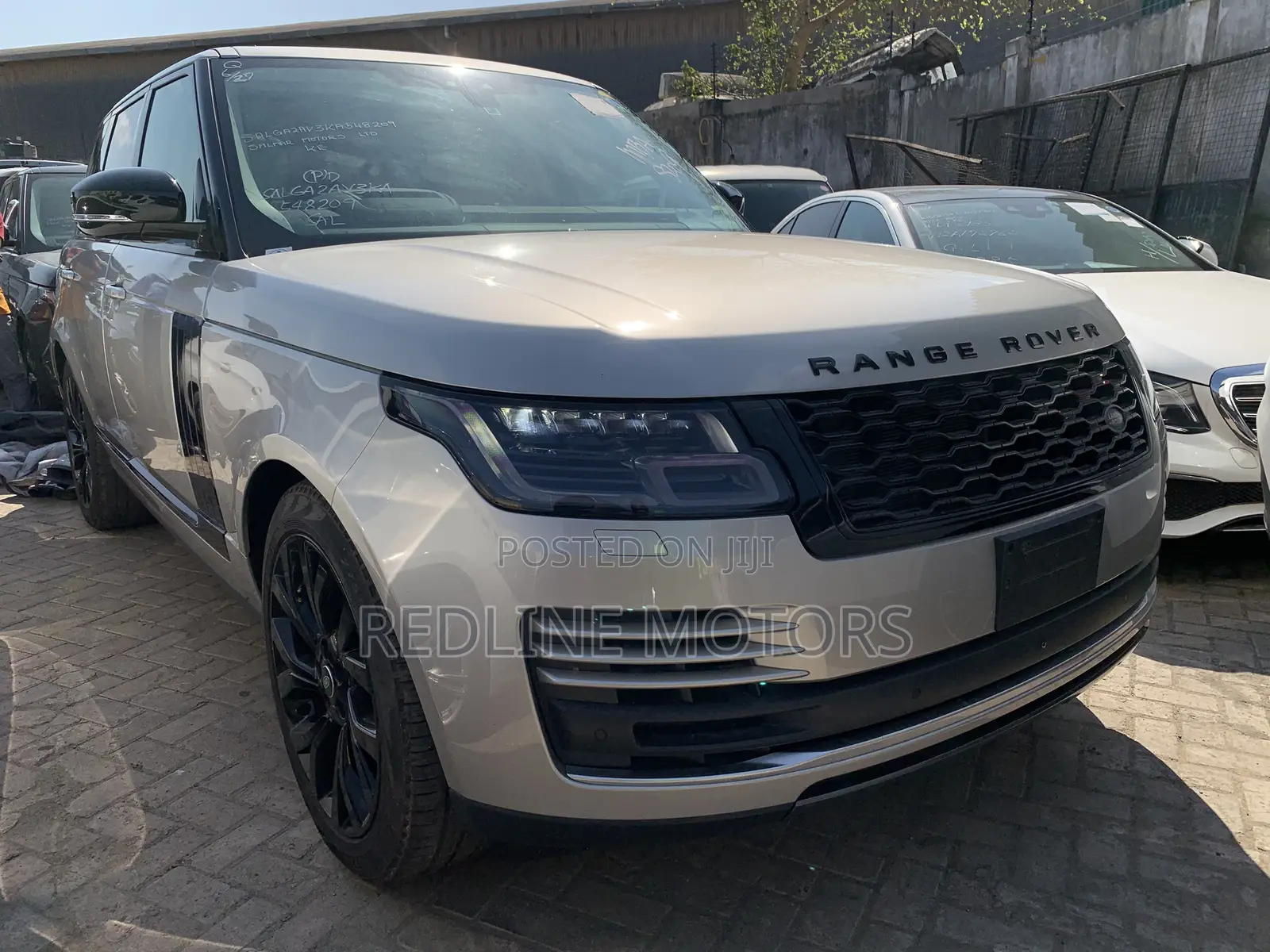 Land Rover Range Rover Vogue 2019 Gold