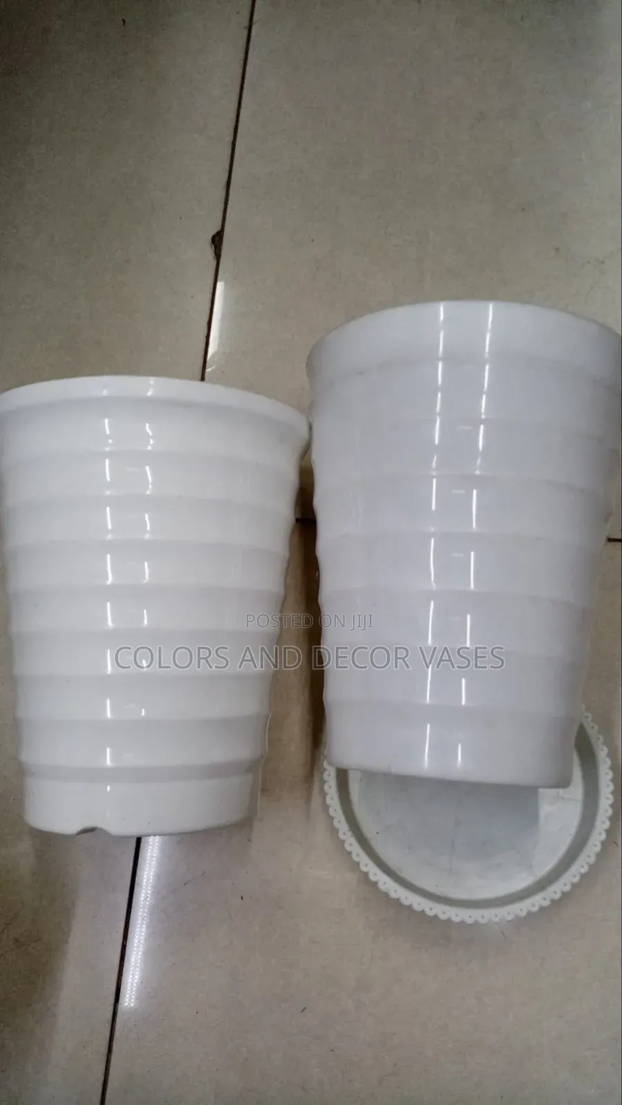 White Hard Spiral Vase
