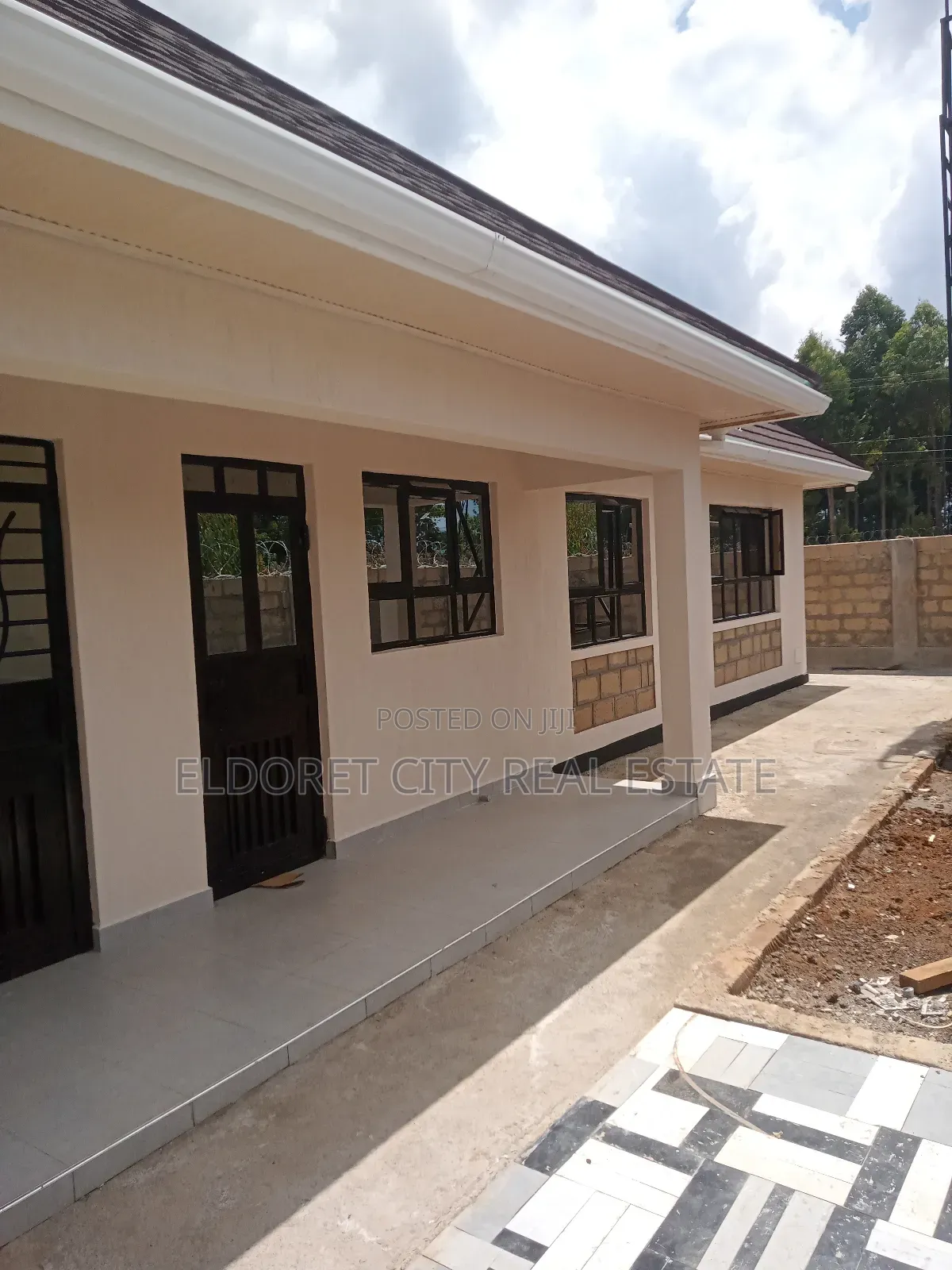Furnished 3bdrm Bungalow in Annex, Kapsuswa for sale