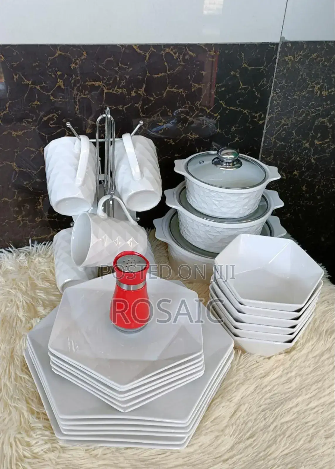 *31 PCS Trendy Hexagonal Dinner Sets*