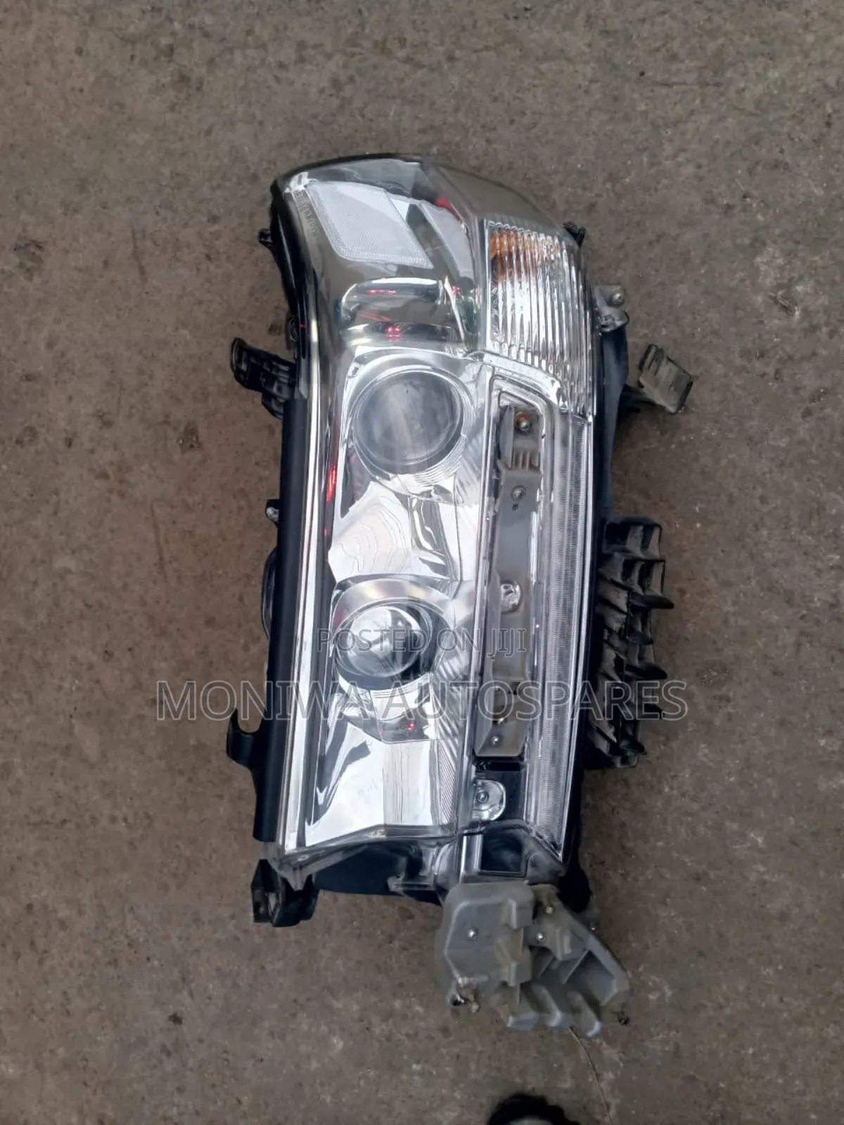 Original Headlamp/Light Fj 200 Landcruiser