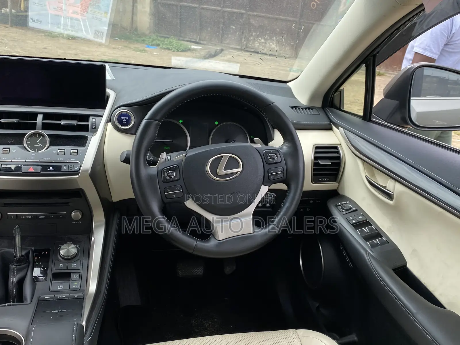 Lexus NX 300h Base 4x4 (2.5L 4cyl 2A) 2018 Silver