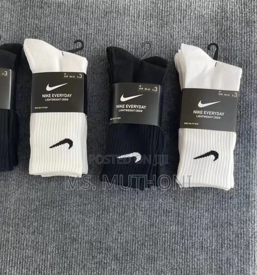 2 Pairs Nike Socks