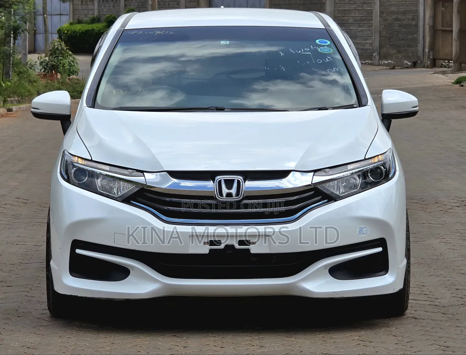Honda Shuttle 1.5 Hybrid 2WD 2017 Pearl