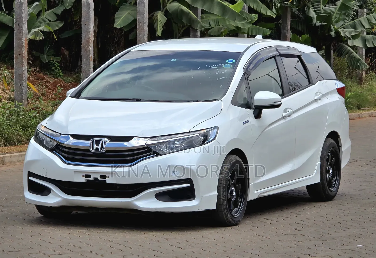 Honda Shuttle 1.5 Hybrid 2WD 2017 Pearl