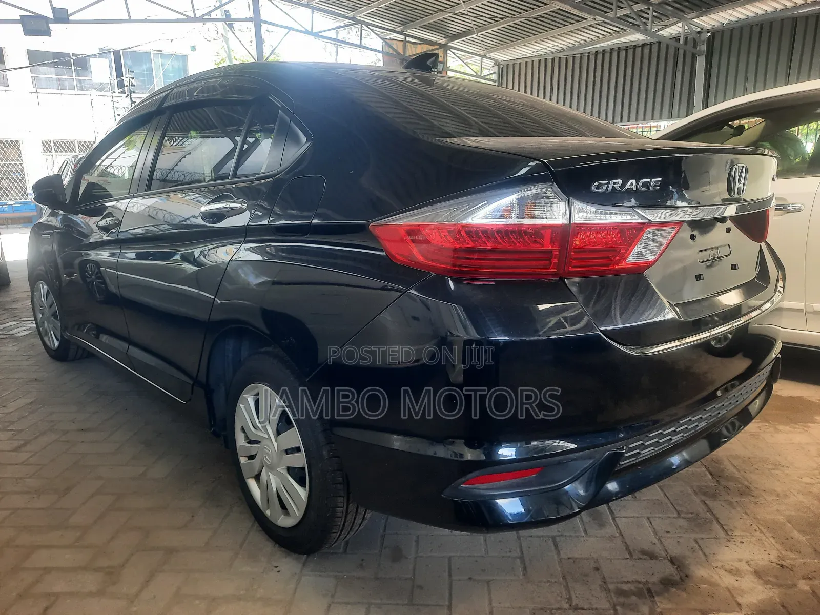 Honda Grace 1.5 Hybrid FWD 2018 Black
