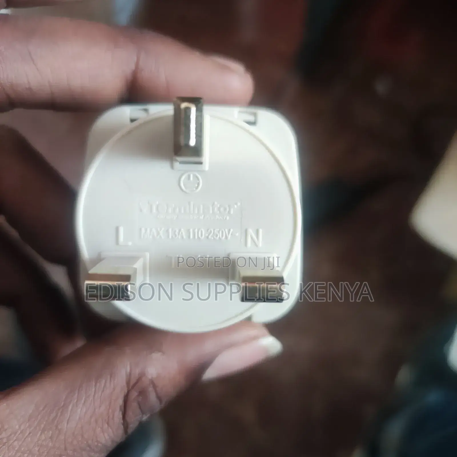 Travel Adaptor With Indicator 13amps Universal Plug Adapter