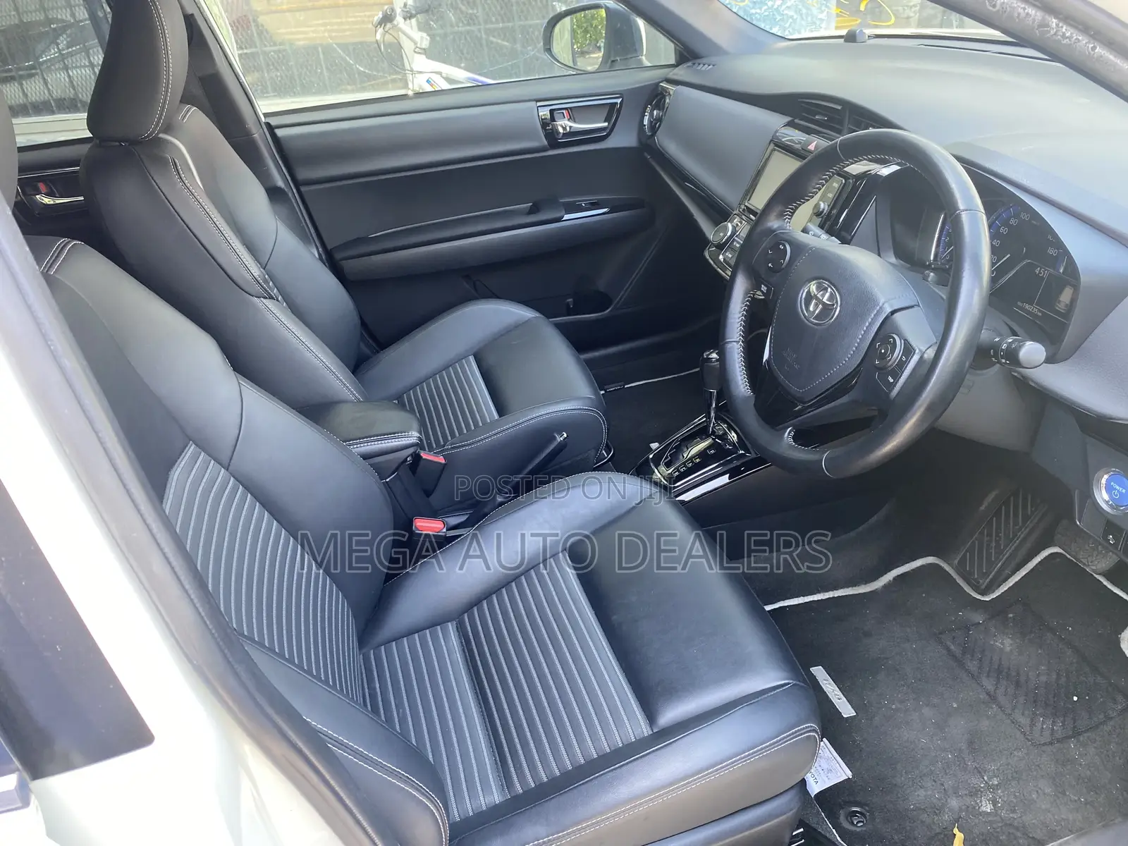 Toyota Corolla Fielder 2018 Pearl