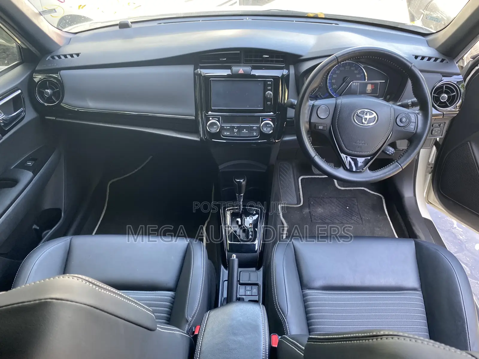 Toyota Corolla Fielder 2018 Pearl