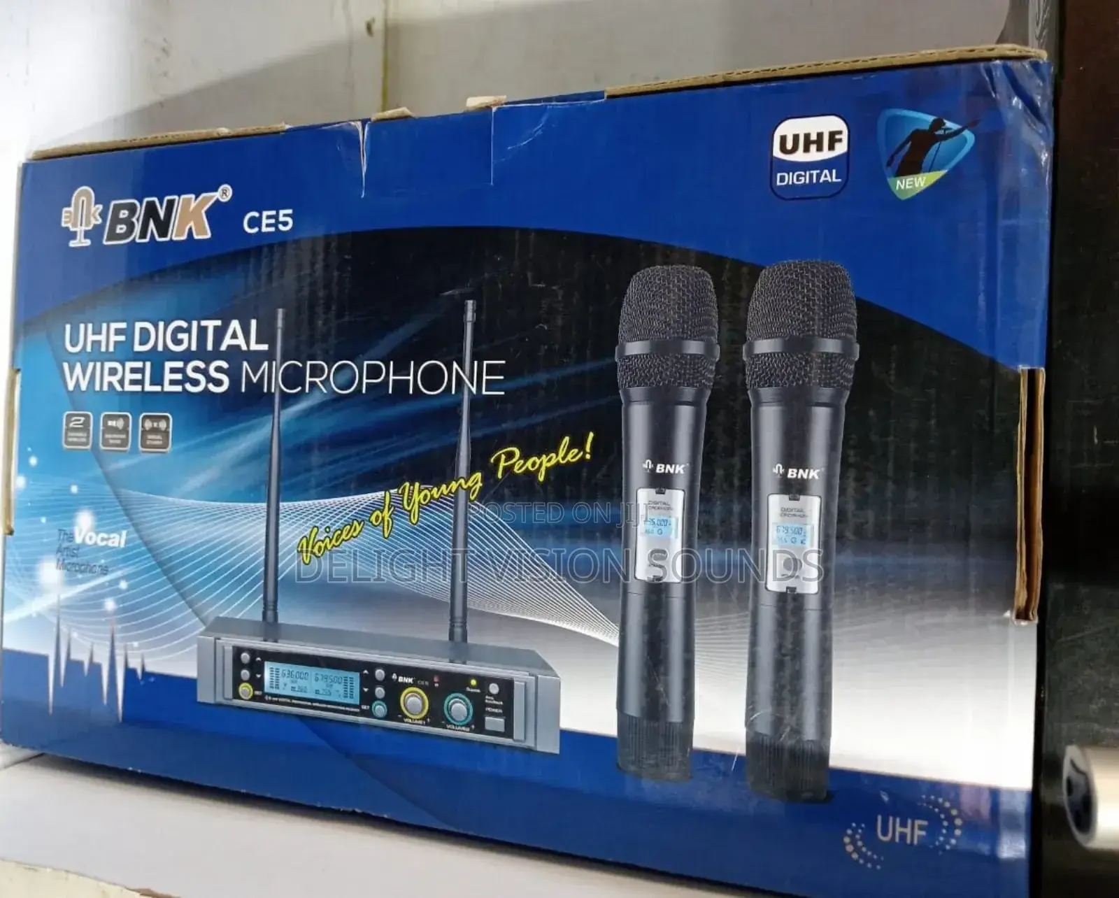 BNK CE5 UHF Digital Wireless Microphone